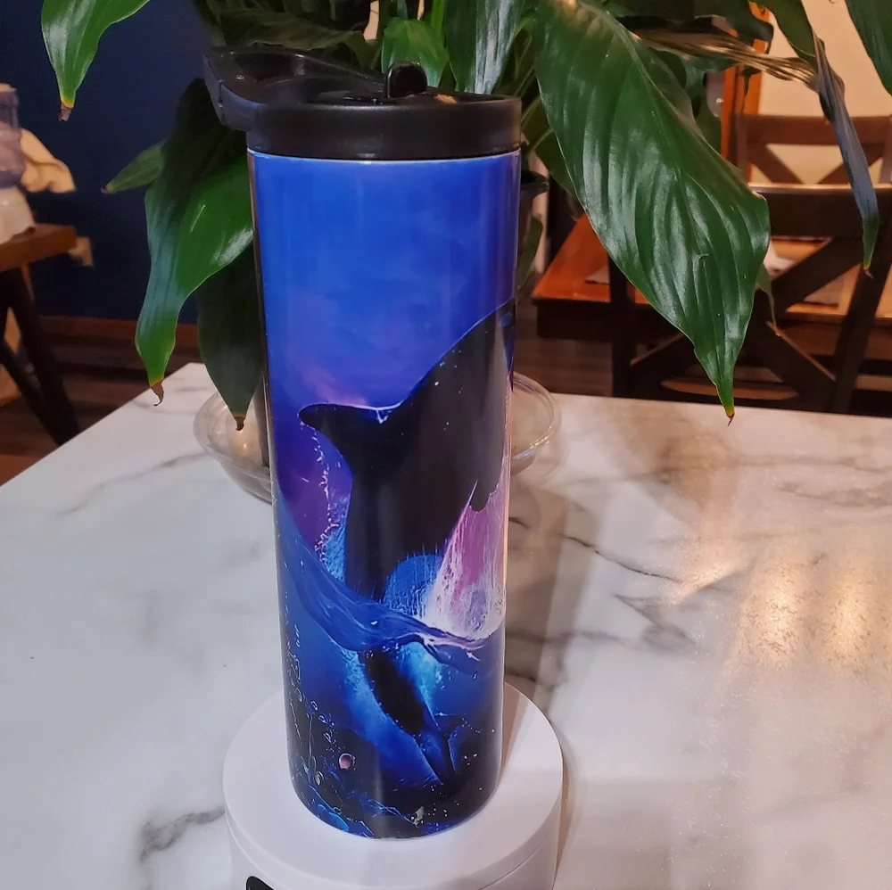 Killer Whale 20oz Tumbler with duo lids 🎉sale